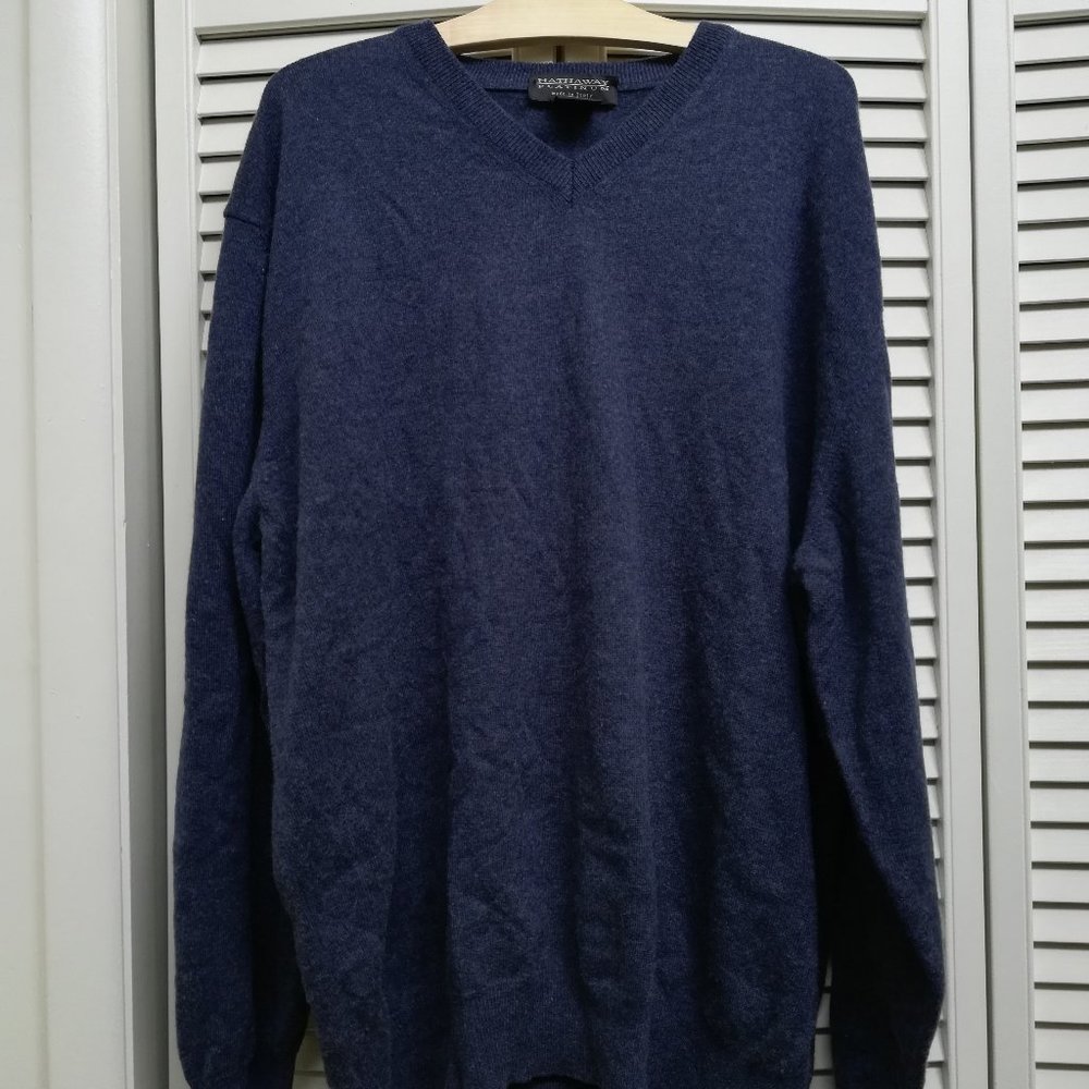 Hathaway Platinum Mens Cashmere V-Neck Sweater Navy